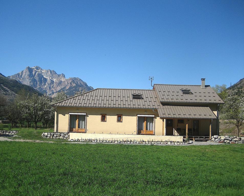 Chambres D'Hotes La Pierre D'Oran LʼArgentière-la-Bessée Exterior foto